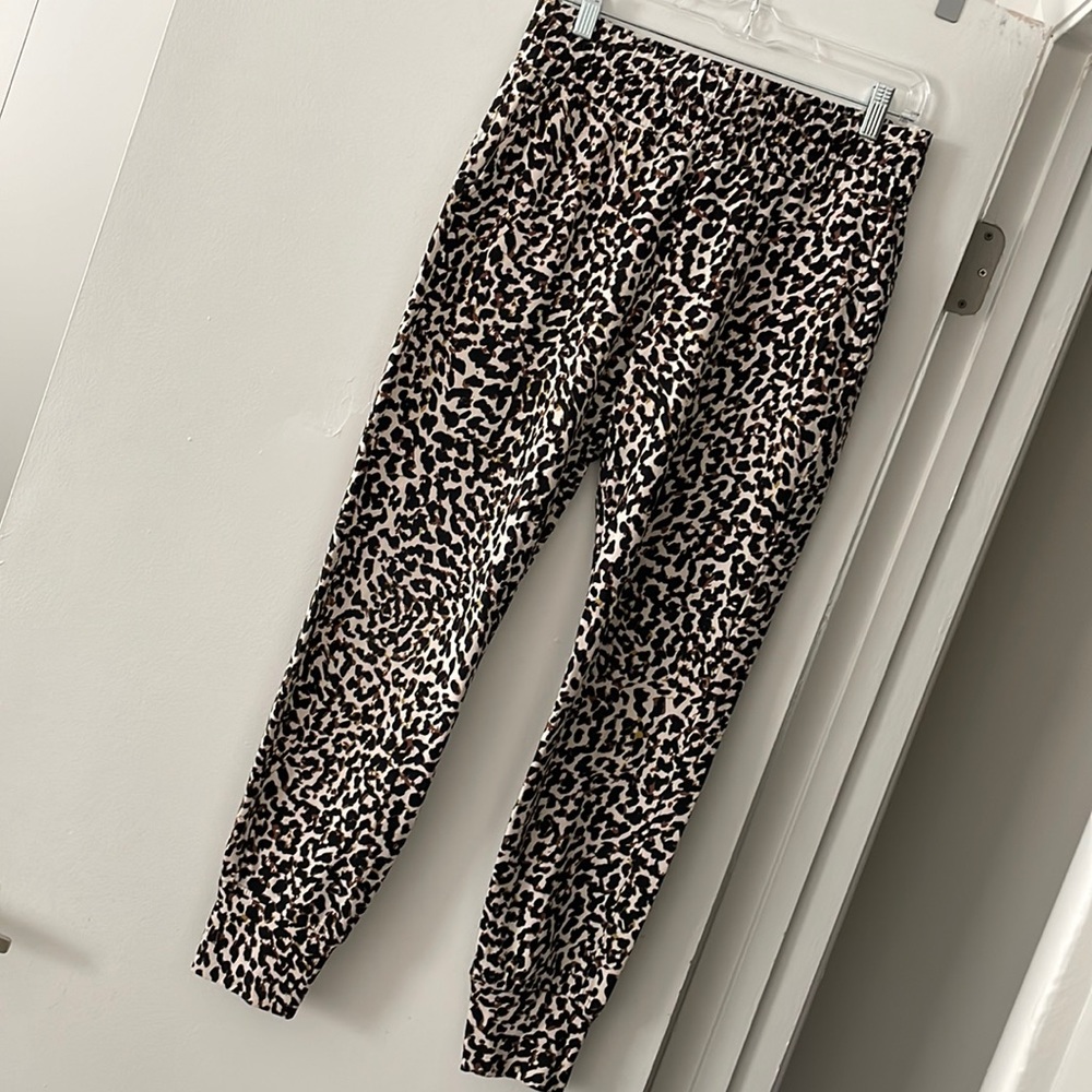 Cabi leopard joggers small